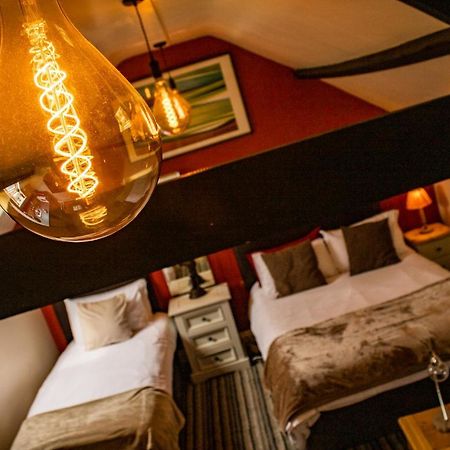 The Dolphin Hotel Chard Extérieur photo