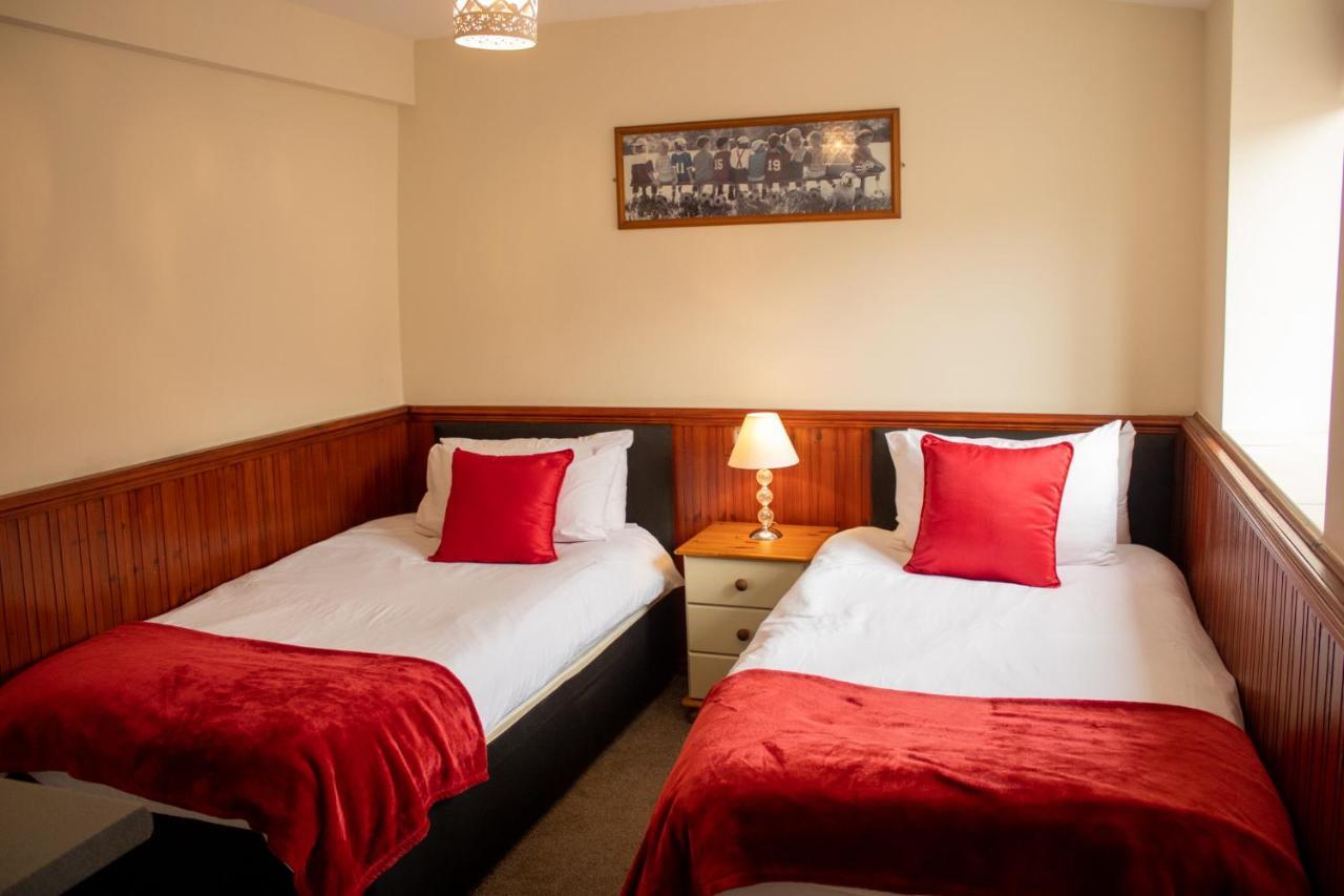 The Dolphin Hotel Chard Extérieur photo