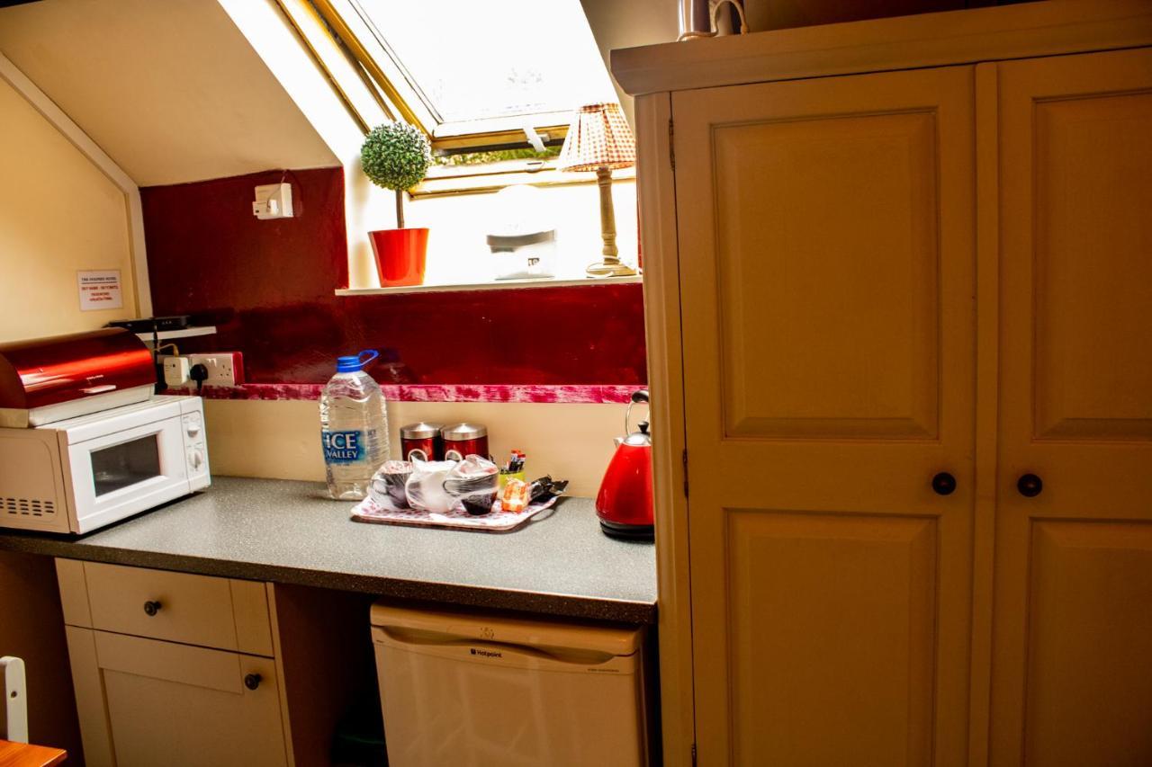 The Dolphin Hotel Chard Extérieur photo